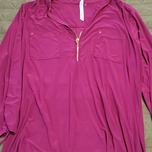 Woman's Blouse - Picture 1 of 3